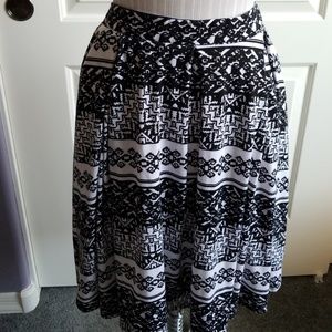Lularoe Madison skirt size S